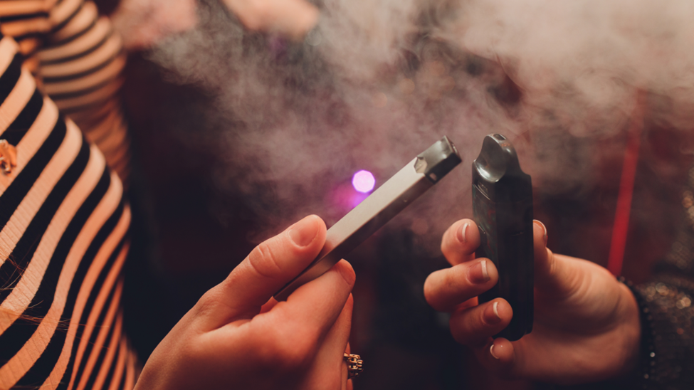 Disposable Vapes: The Ultimate Guide to Effortless Vaping (Plus Our Top Picks!) 💨