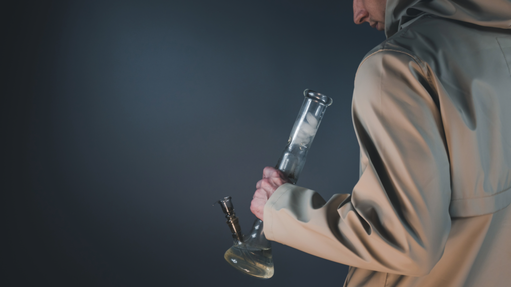 The Glass Enthusiast's Checklist: 3 Must-Have Accessories
for Every Water Pipe Owner